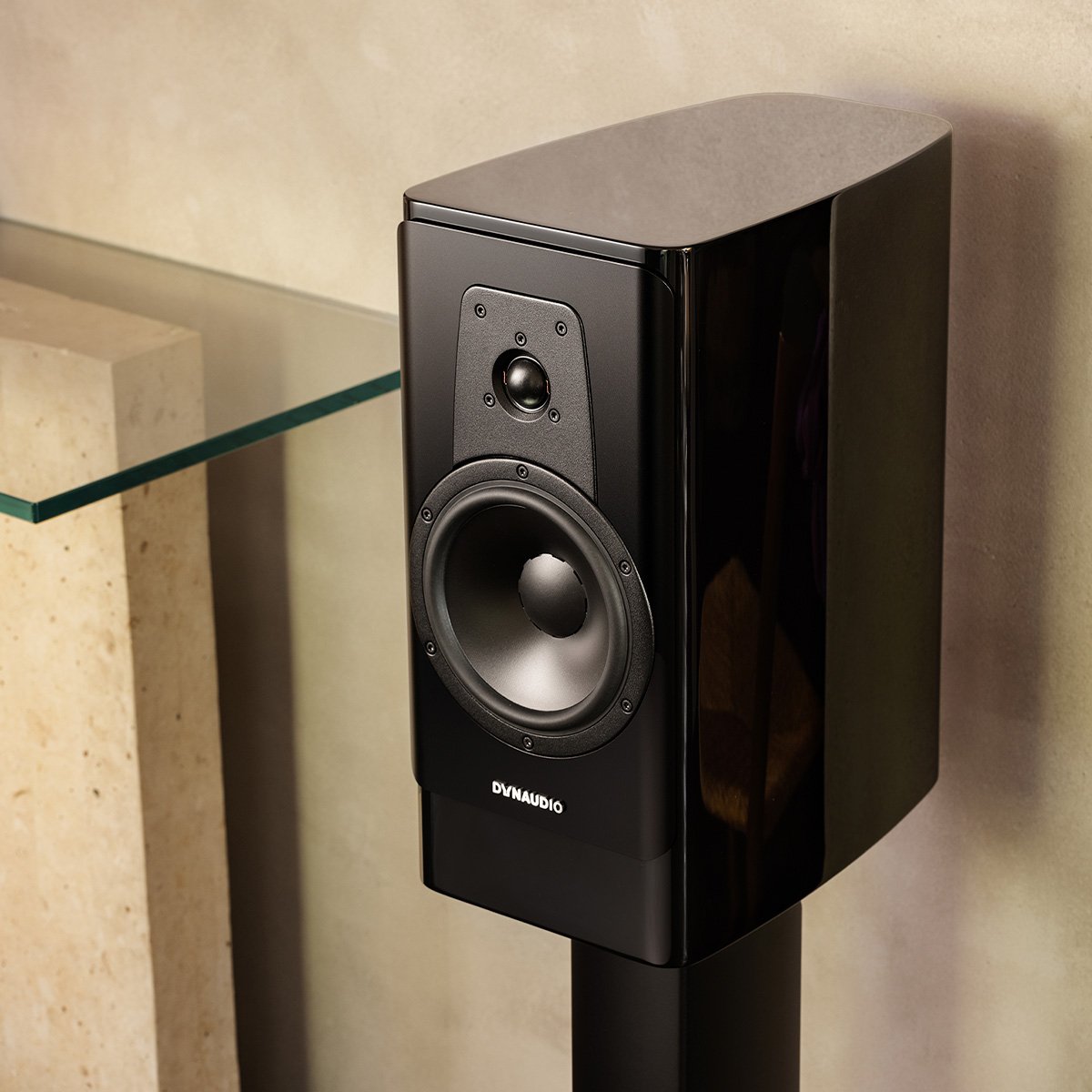 Contour 20 Black Edition - EISA Award 2025-2026