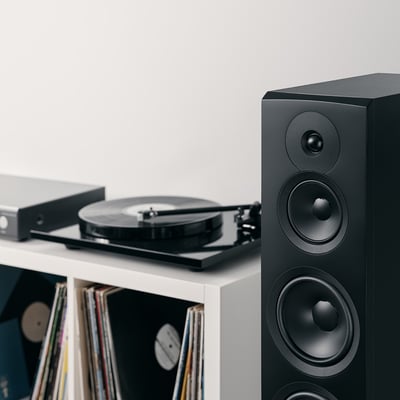 DynaudioEmit50_Black_02_1200x1200px